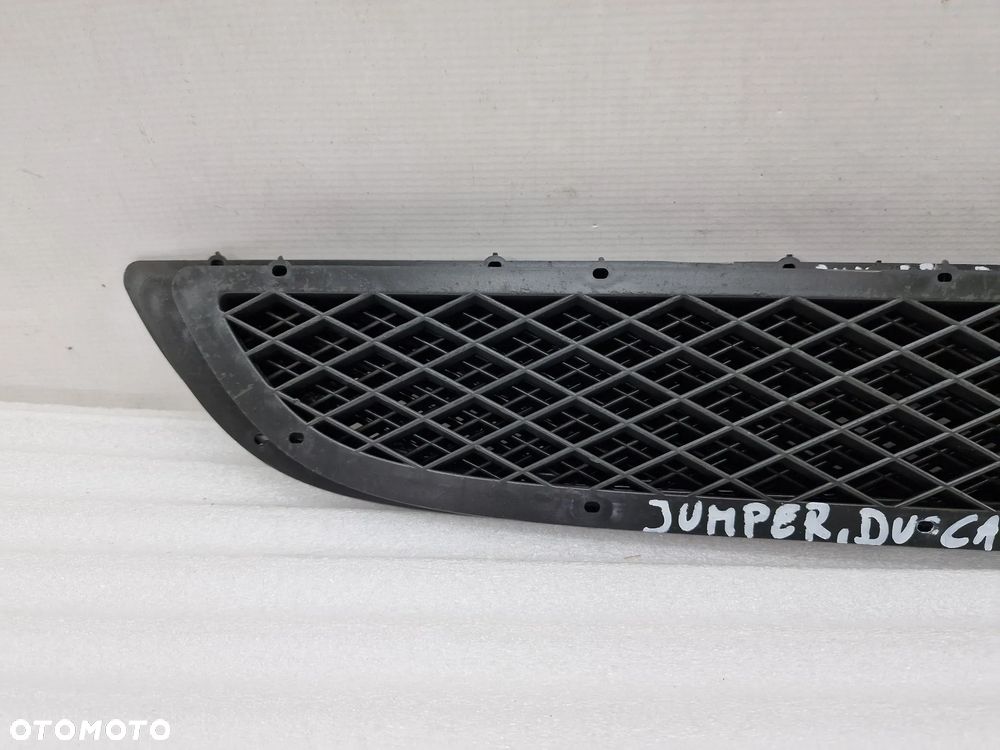 FIAT DUCATO / CITROEN JUMPER / PEUGEOT BOXER 06- KRATKA ŚRODKOWA ZDERZAKA PRZEDNIEGO , NR DIS1307987070 , NR AUKCJI K162 - 2