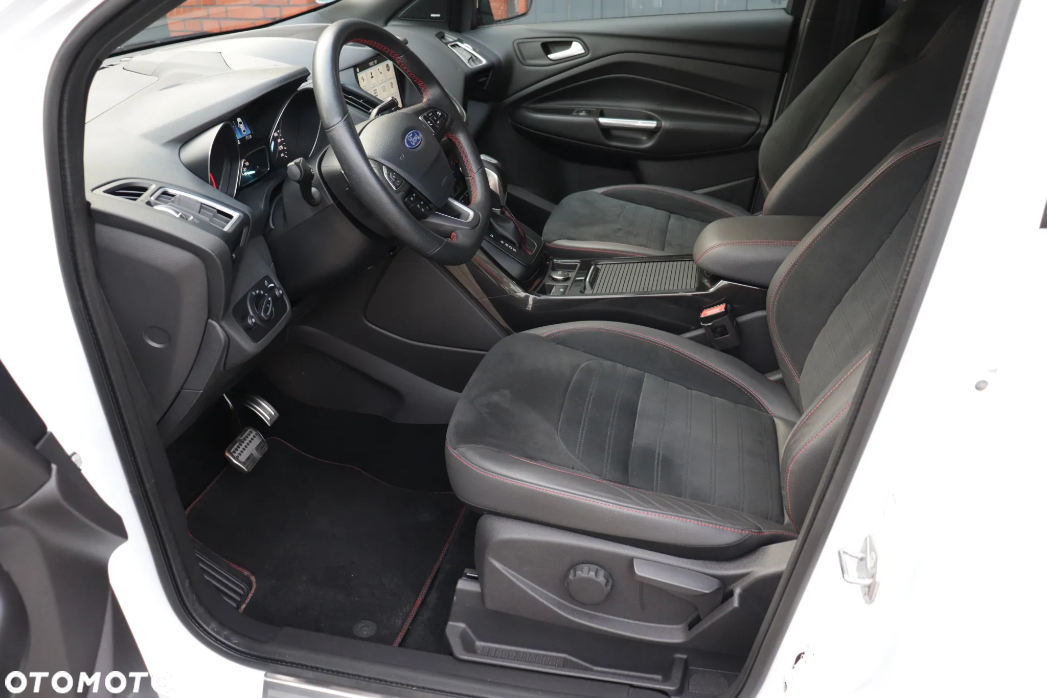 Ford Kuga 2.0 EcoBlue 4x4 ST-LINE - 17