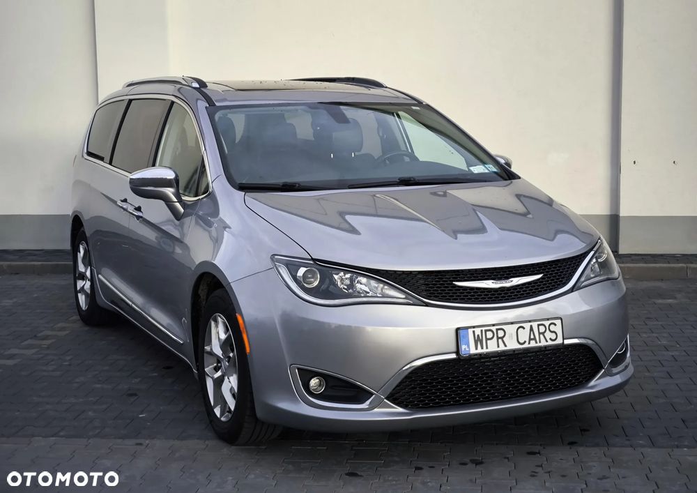 Chrysler Pacifica - 8