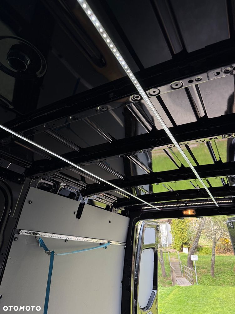 Mercedes-Benz Sprinter - 7
