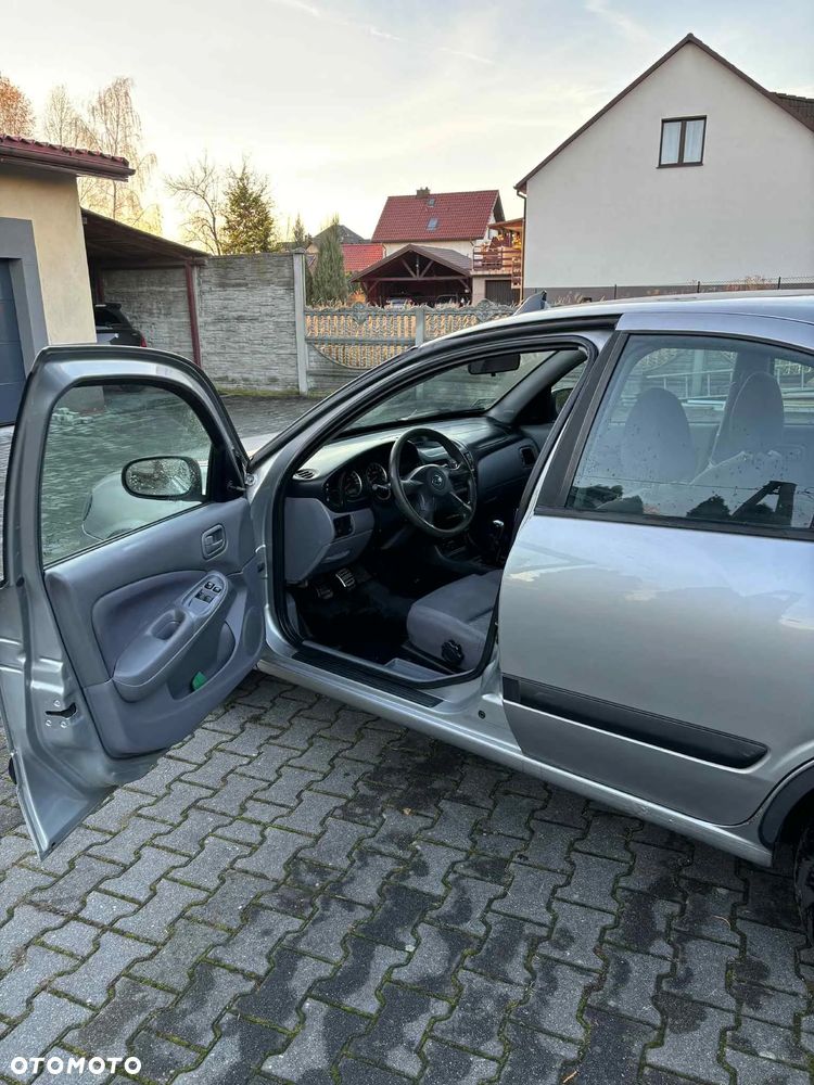 Nissan Almera II 1.5 Visia - 4