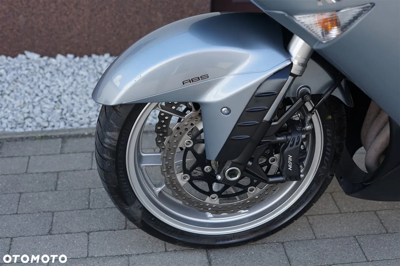 Kawasaki GTR - 31