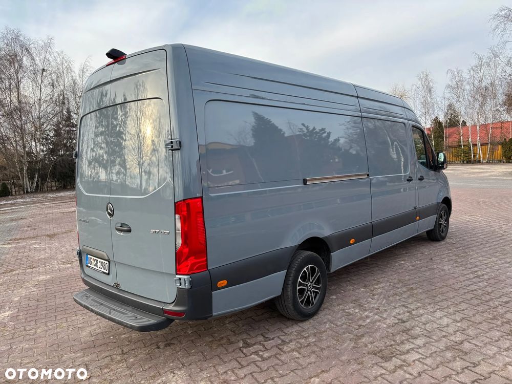 Mercedes-Benz Sprinter - 4