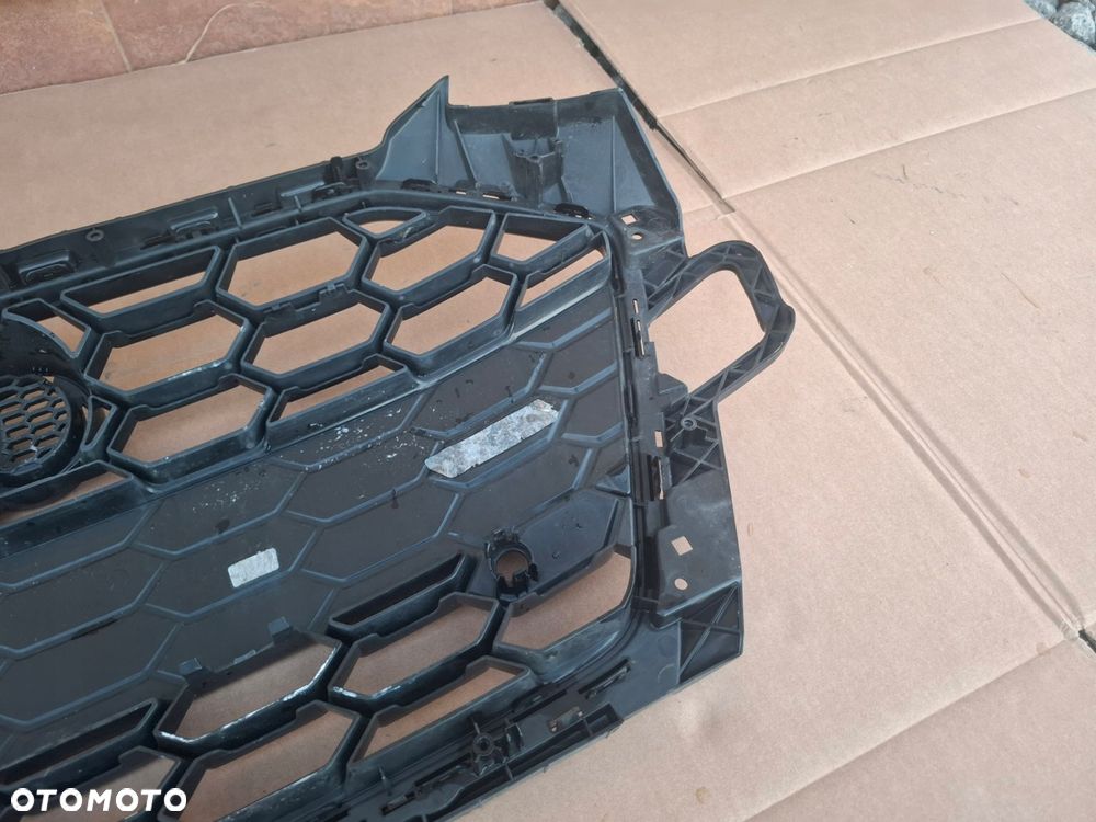 grill atrapa audi a4 s4 b9 8w lift oryginał ładny stan - 7