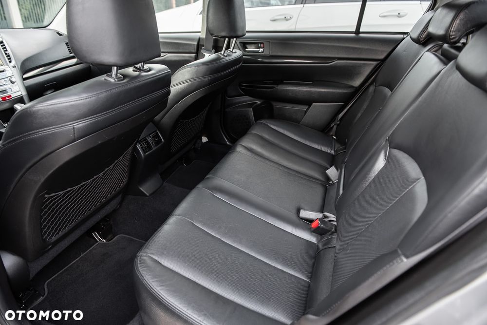 Subaru Legacy 2.5i GT - 27