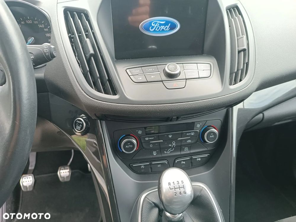 Ford Kuga 2.0 TDCi 2x4 ST-Line - 15