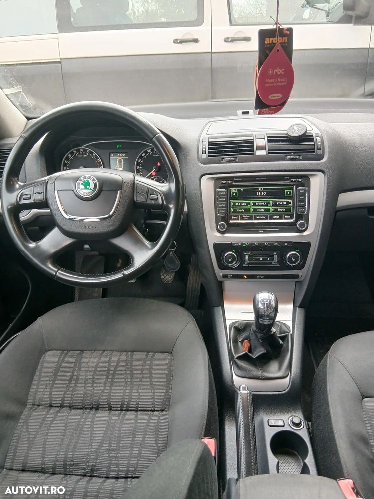 Skoda Octavia 2.0 TDI DPF Ambiente - 6