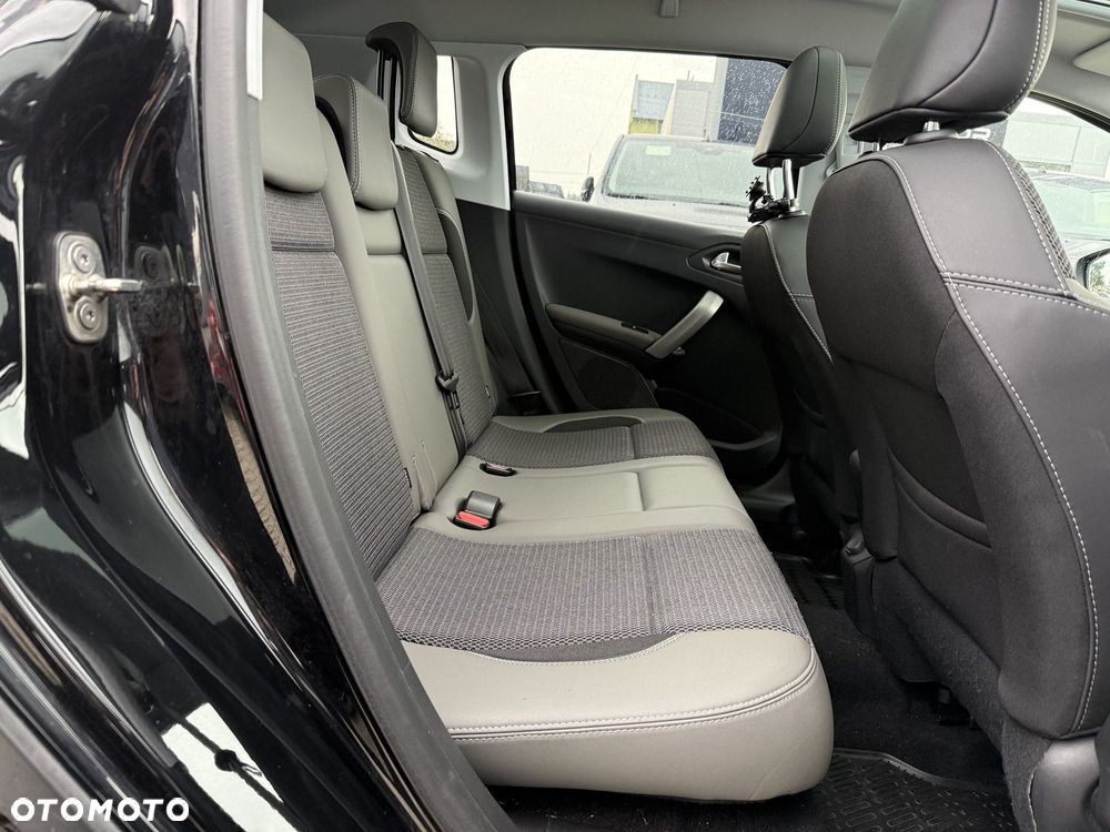 Peugeot 2008 1.2 PureTech Allure S&S - 26