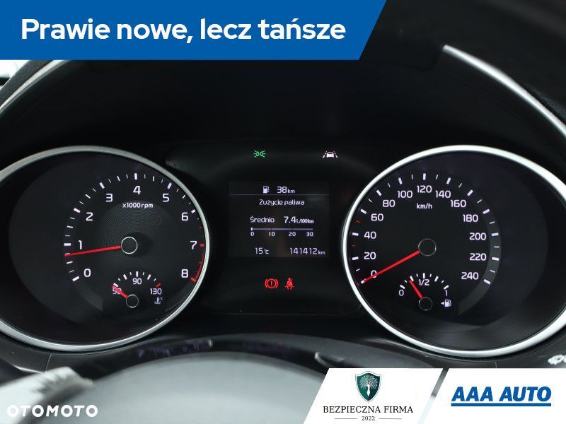 Kia Ceed - 13