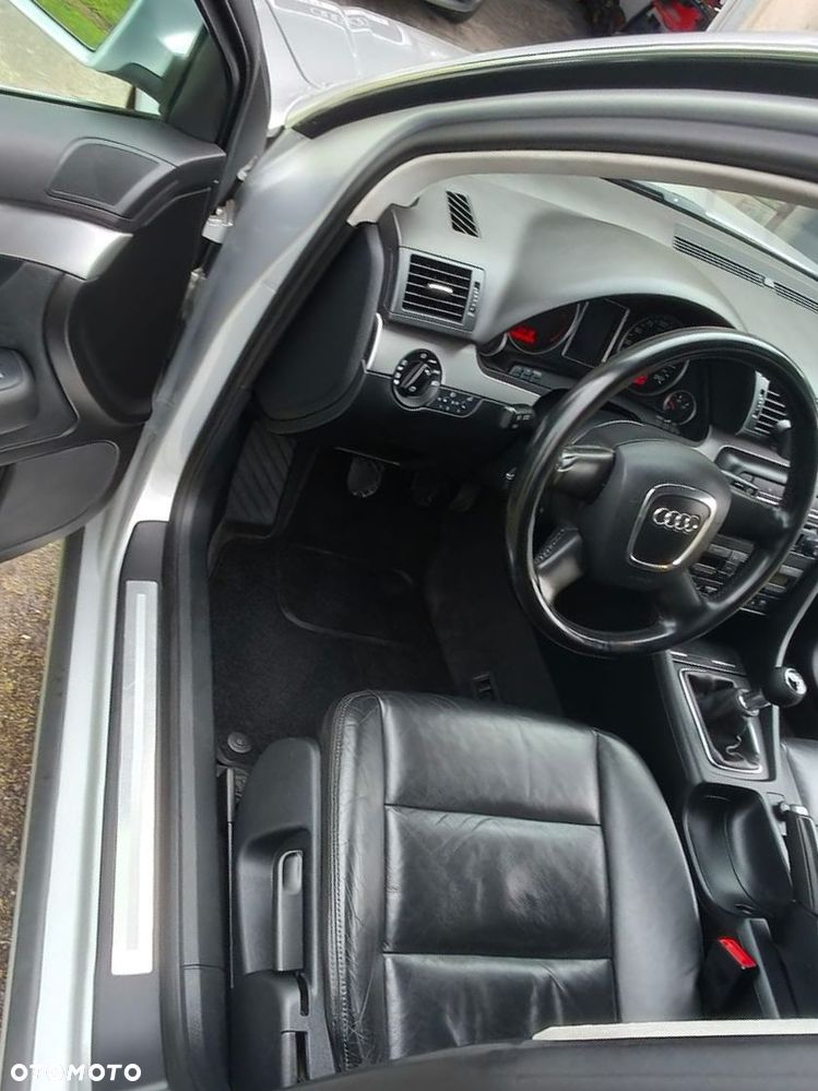 Audi A4 Avant - 10