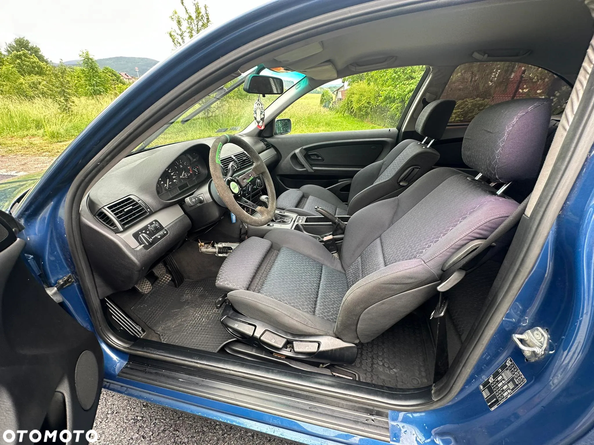 BMW Seria 3 330i - 12