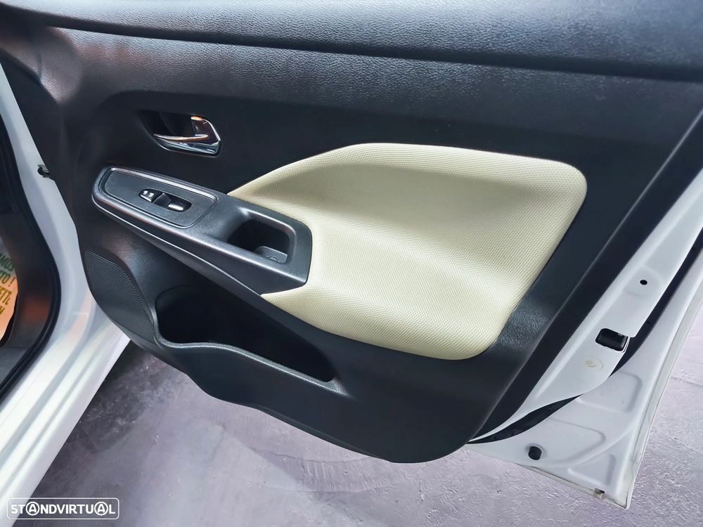 Nissan Micra 1.0 G Acenta - 11