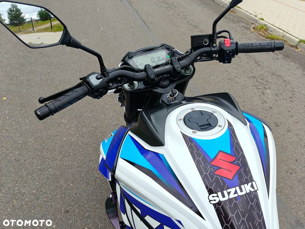 Suzuki GSX - 30