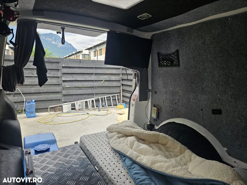 Volkswagen Caravelle - 26