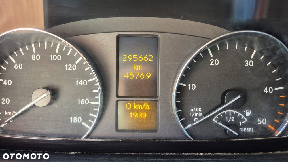 Mercedes-Benz Sprinter - 7