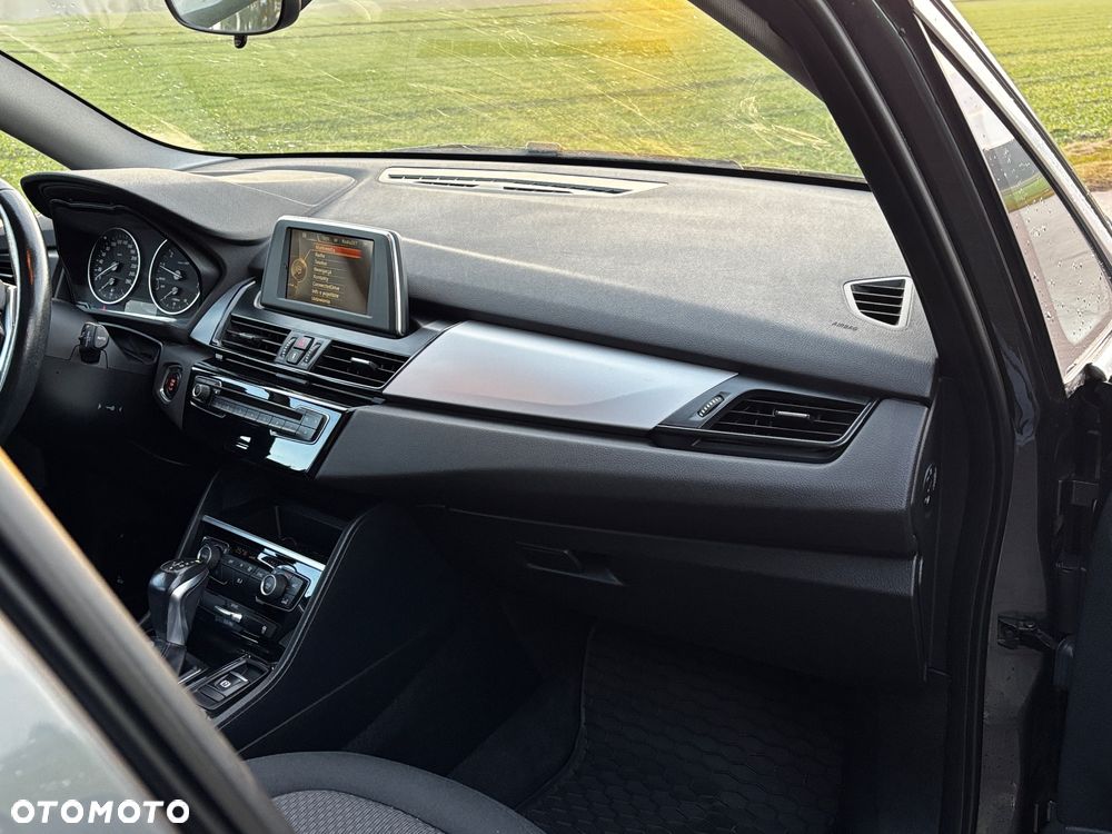 BMW Seria 2 218i Advantage - 12