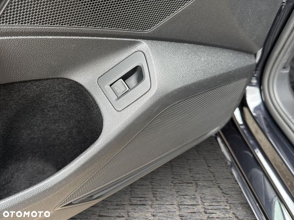 Volkswagen Passat - 21