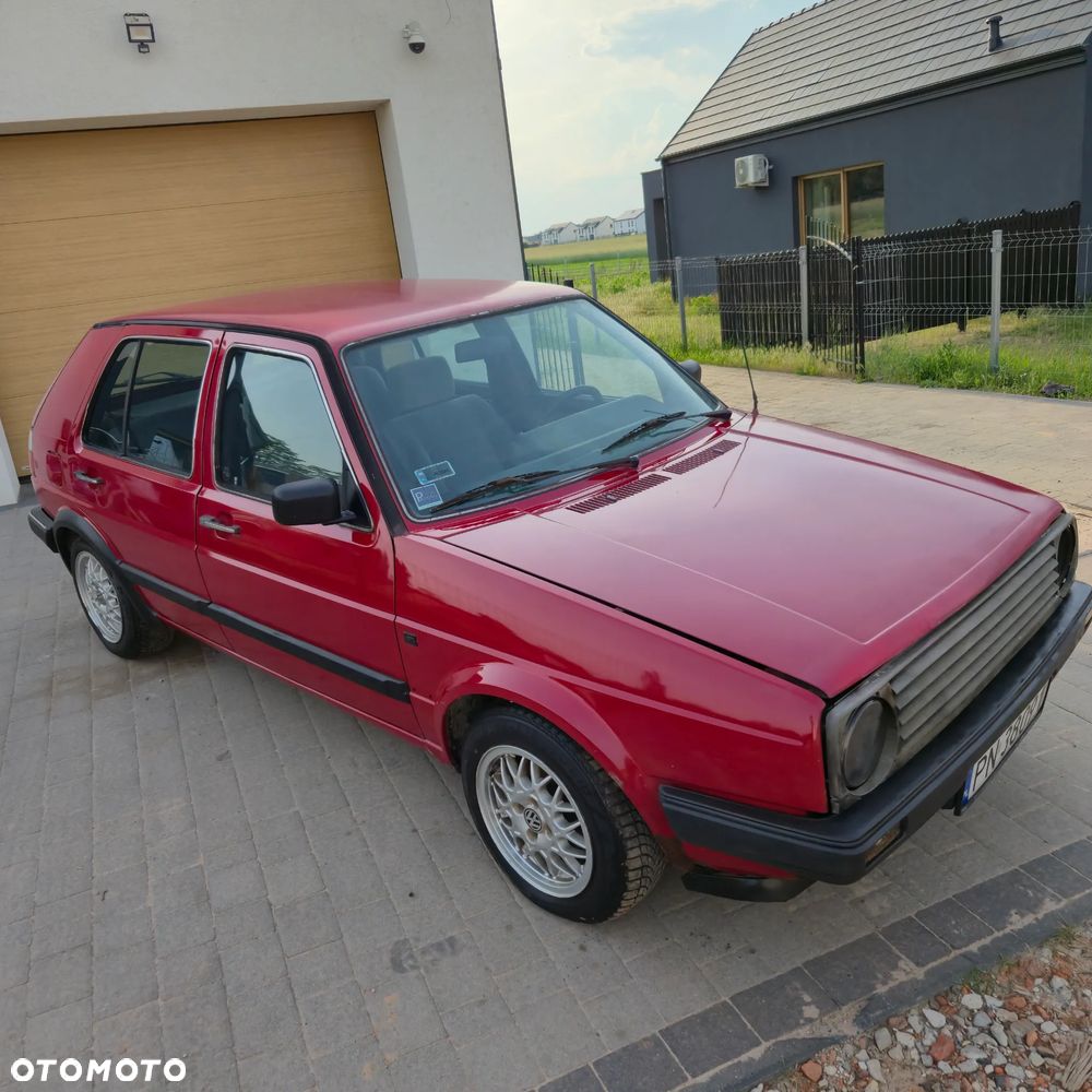 Volkswagen Golf - 1