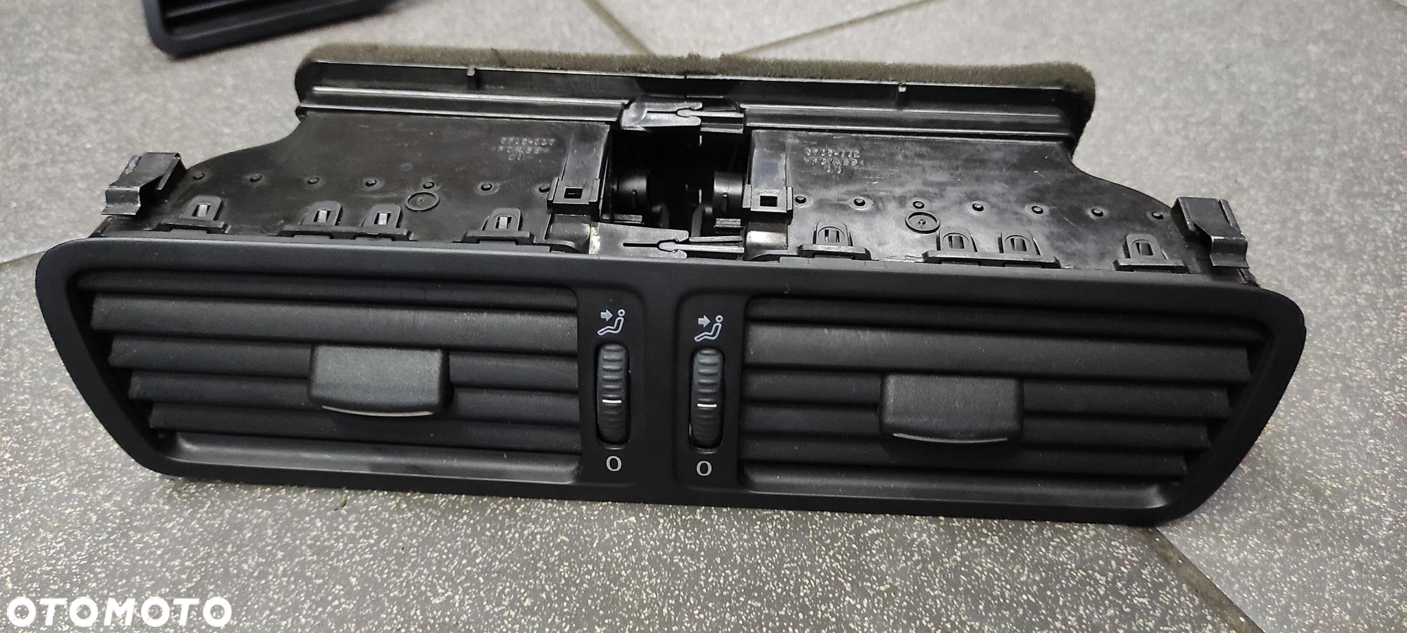 KRATKA NAWIEWU NAWIEW ŚRODKOWA CENTRALNA W DESKĘ VW PASSAT B6 - 2