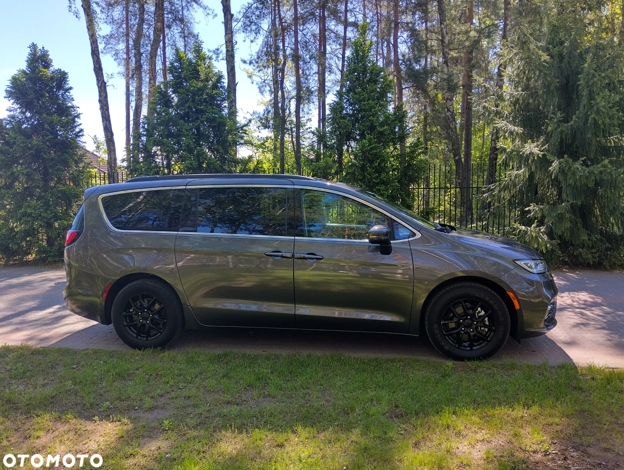 Chrysler Pacifica - 10