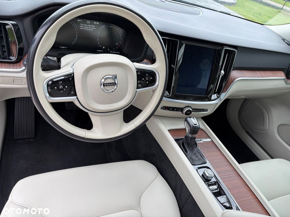 Volvo S60 T5 Momentum Pro - 21