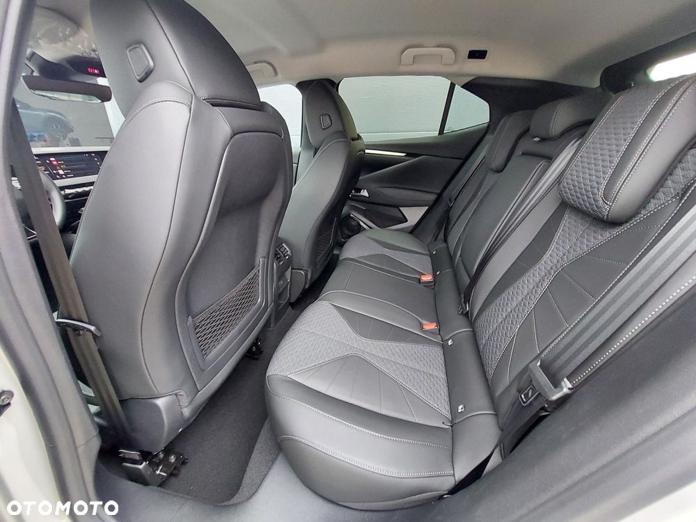 DS Automobiles DS 4 1.2 mHEV Pallas eDCS6 - 12
