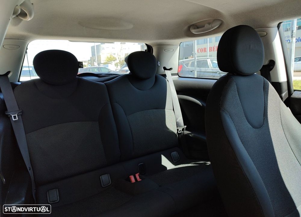 MINI 3 Portas Cooper D - 11