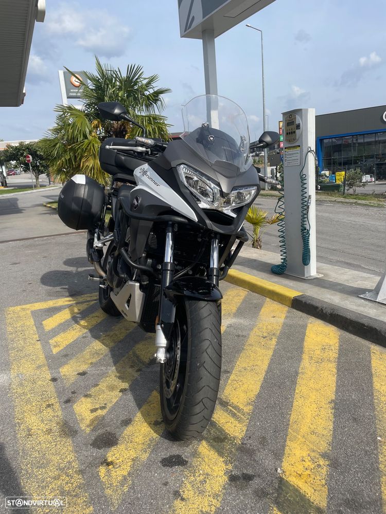 Honda VFR Crossrunner X - 4