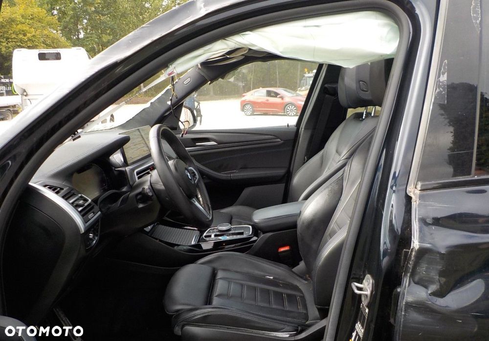 BMW iX3 - 23
