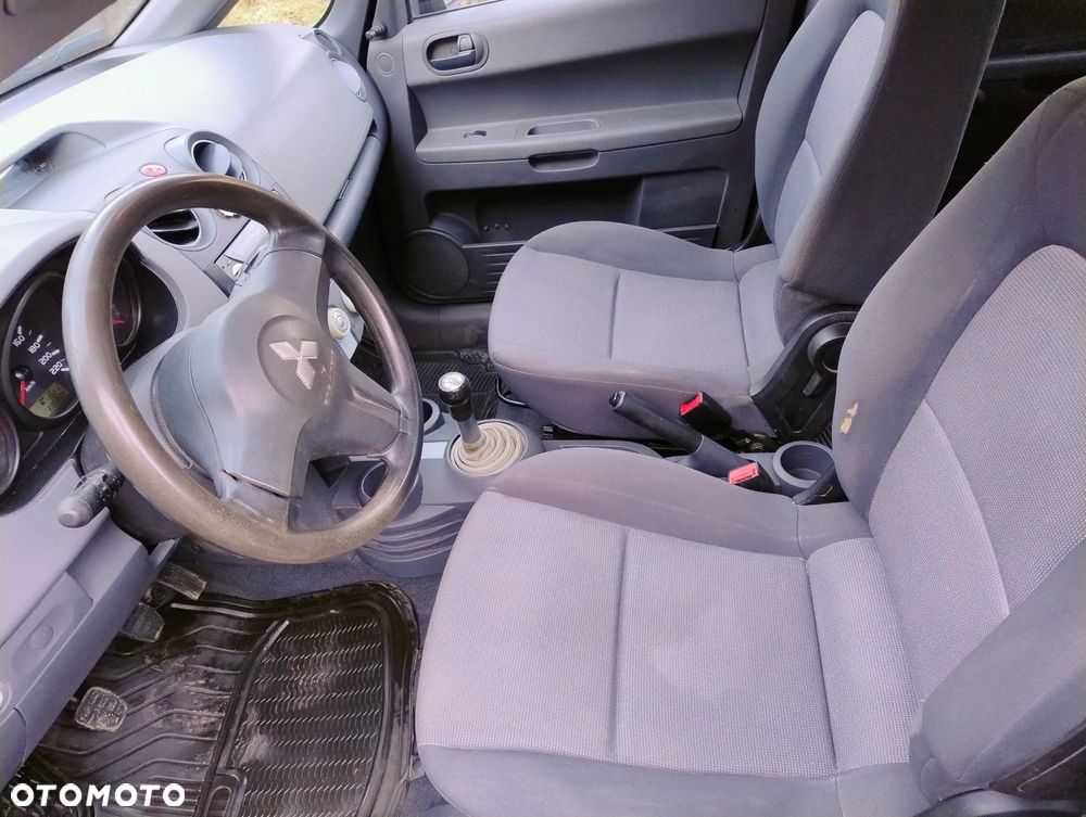 Mitsubishi Colt 1.1 Invite - 6