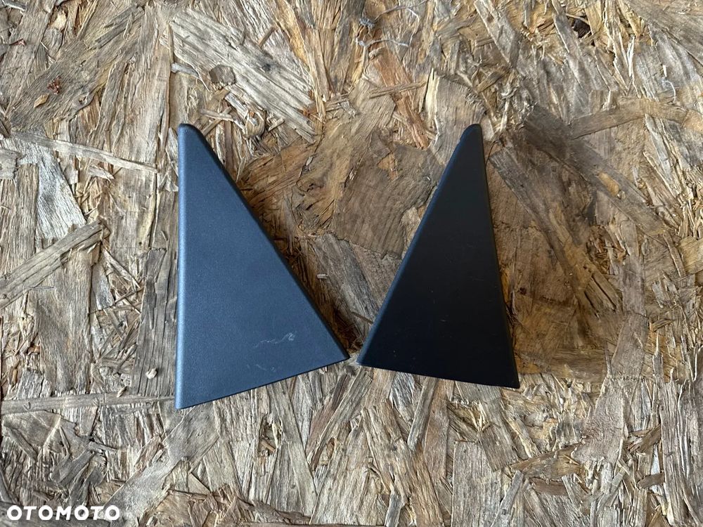 TRÓJKĄT ZAŚLEPKA DRZWI TYŁ LEWA PRAWA HYUNDAI KONA 17- 83840-J9000 83830-J9000 - 1