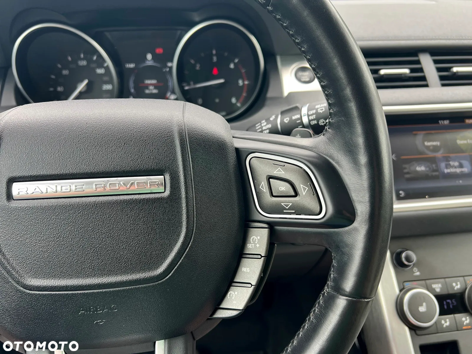Land Rover Range Rover Evoque - 25