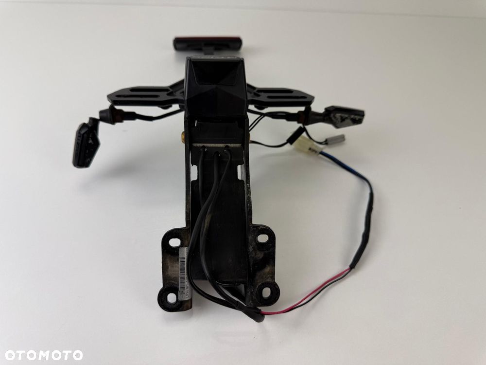 Krótkie sportowe mocowanie tablicy rejestracyjnej Yamaha MT 125 2020+ - 9