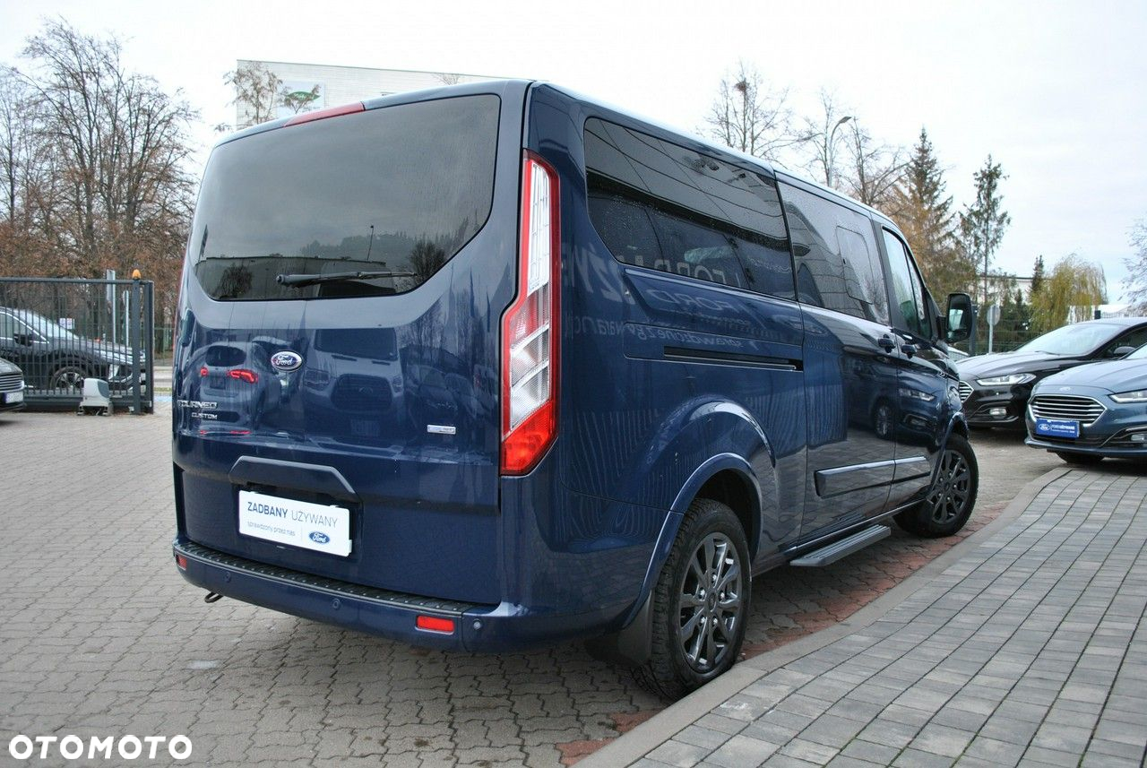Ford Tourneo Custom - 8