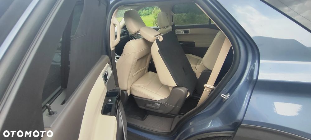 Ford Explorer - 16