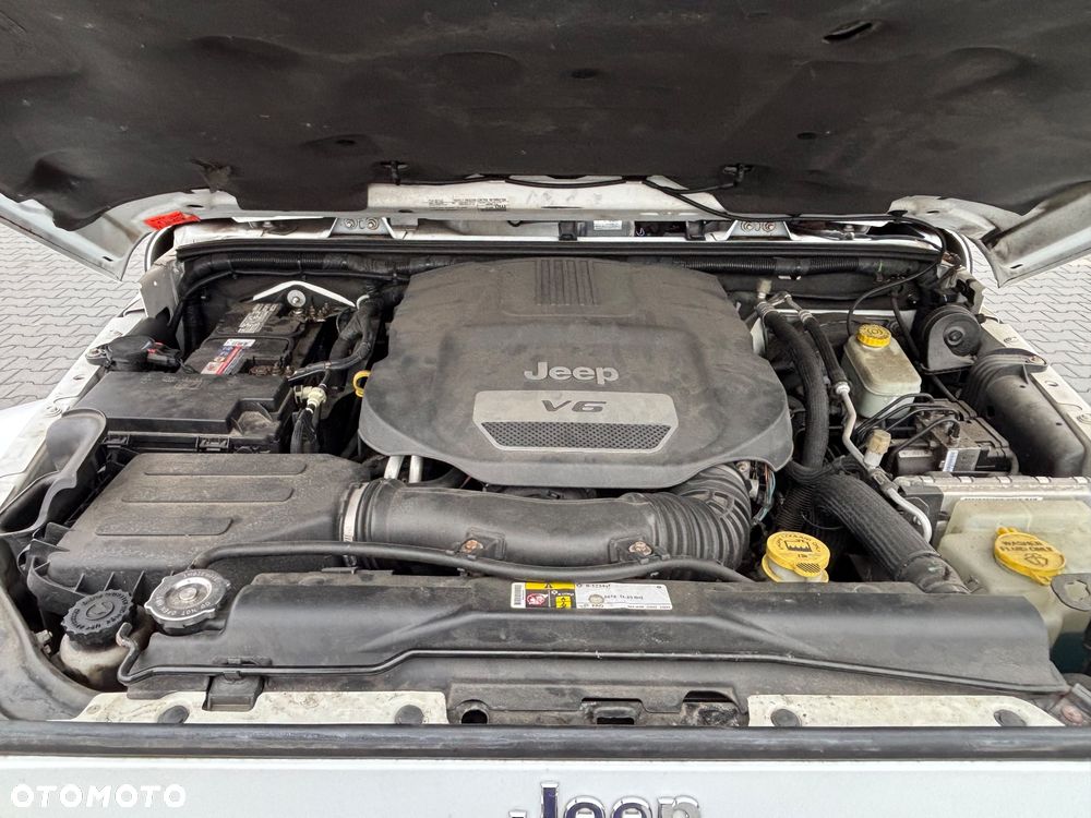 Jeep Wrangler 3.6 Unlim Sahara - 27