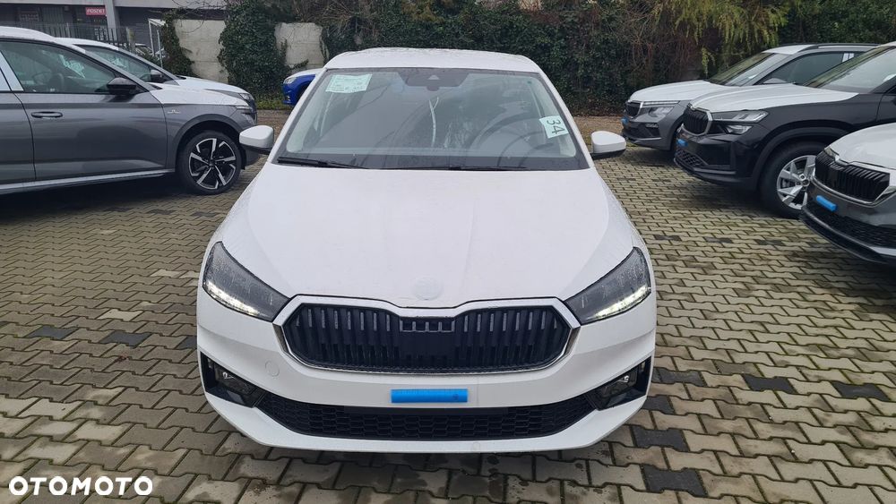 Skoda Fabia 1.0 Essence - 2