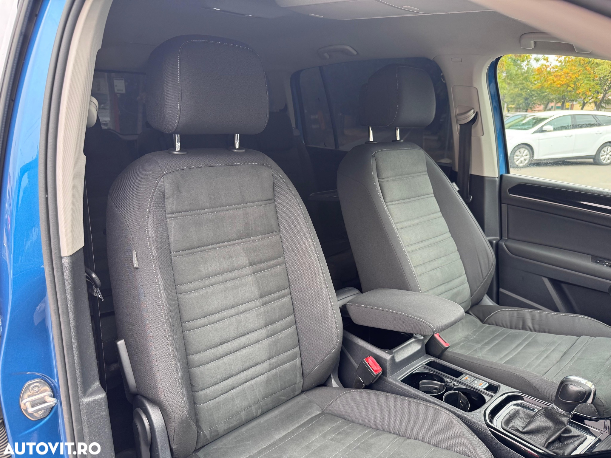 Volkswagen Touran 1.6 TDI DSG Highline - 13