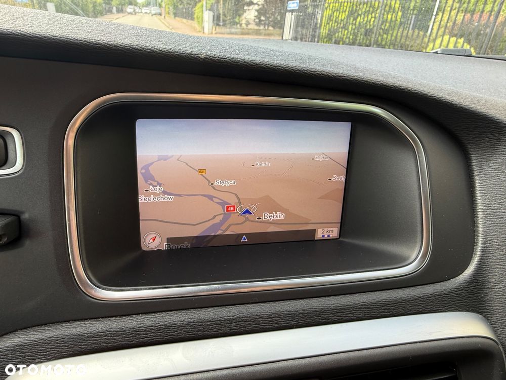 Volvo V40 T2 Drive-E Momentum - 16