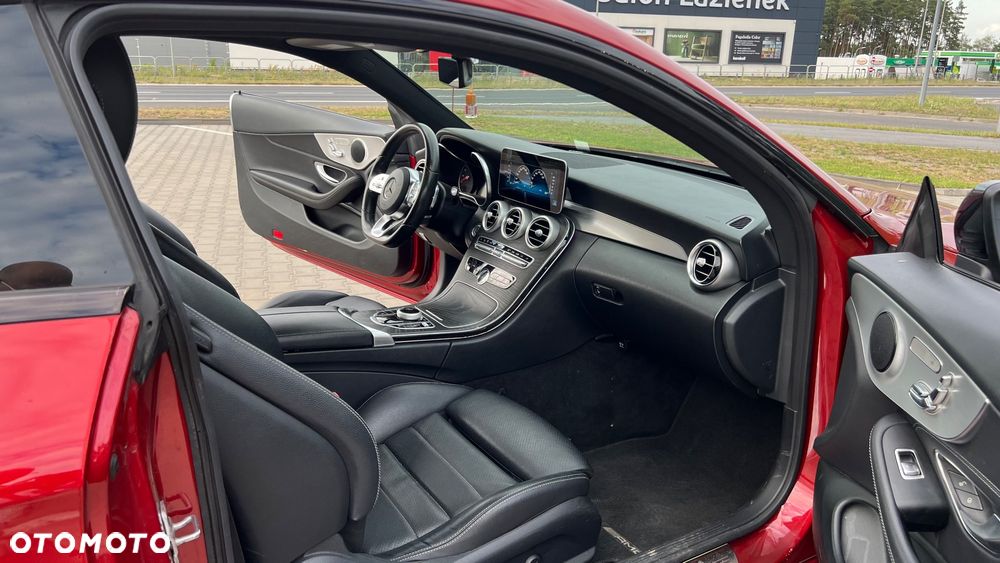 Mercedes-Benz Klasa C 300 9G-TRONIC AMG Line - 20