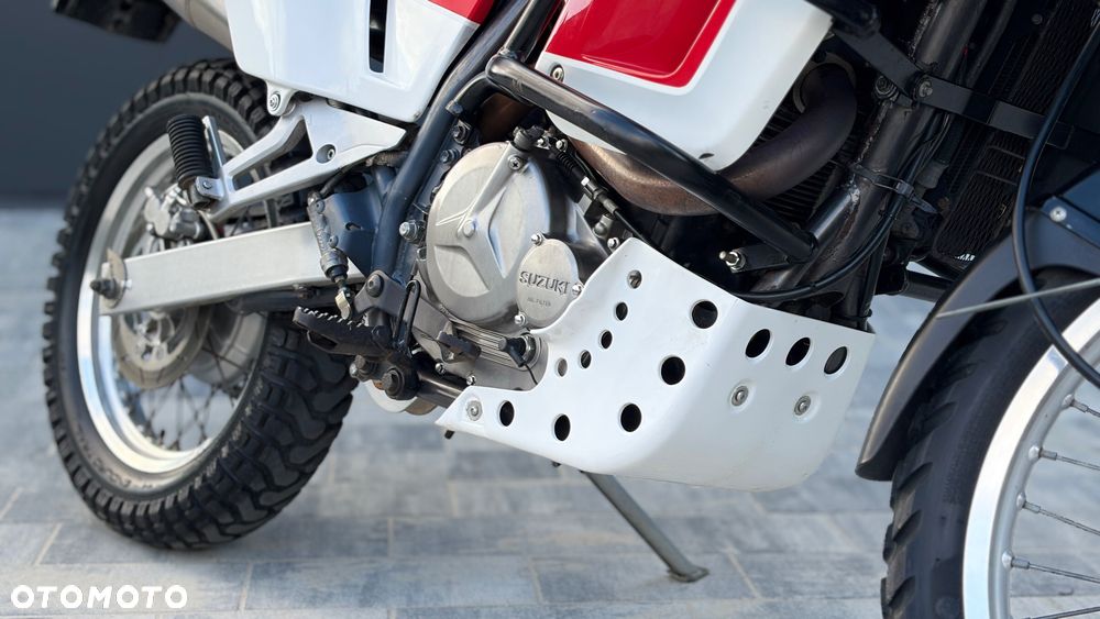 Suzuki DR - 8