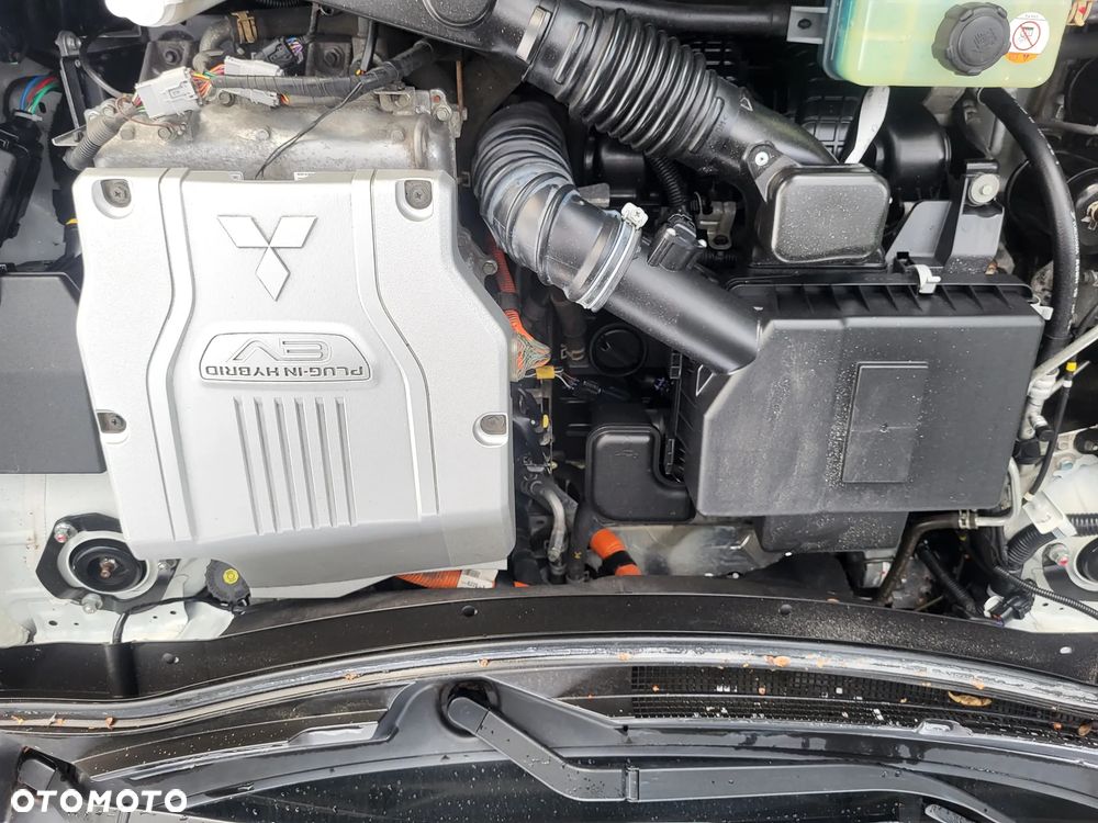 Mitsubishi Outlander Instyle NAVI - 22
