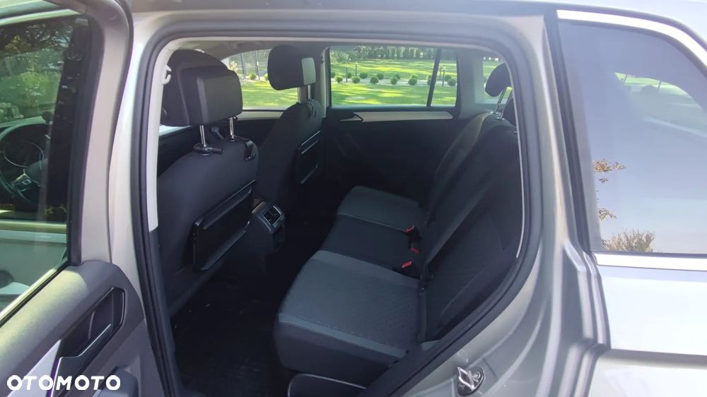 Volkswagen Tiguan - 11