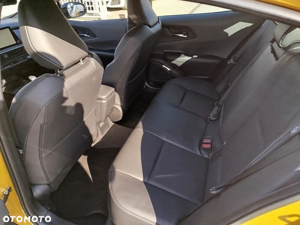 Toyota Prius Plug-in 2.0 Hybrid Executive - 18