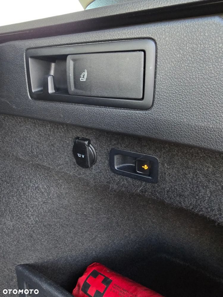 Volkswagen Passat Variant 1.6 TDI SCR DSG Comfortline - 26