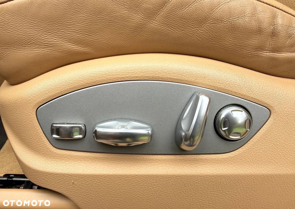 Porsche Cayenne Tiptronic S - 32