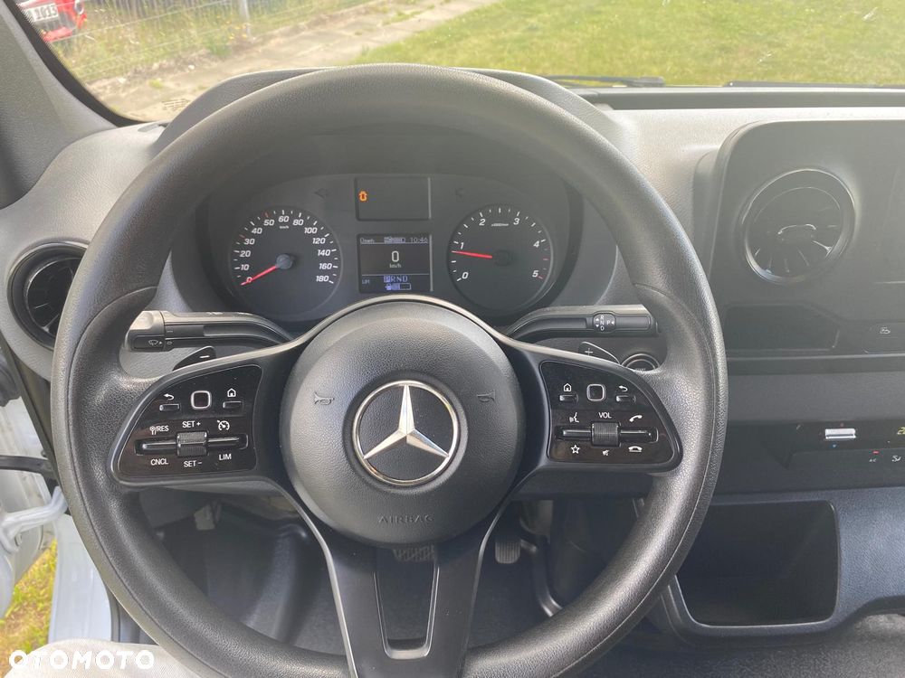 Mercedes-Benz Sprinter - 19