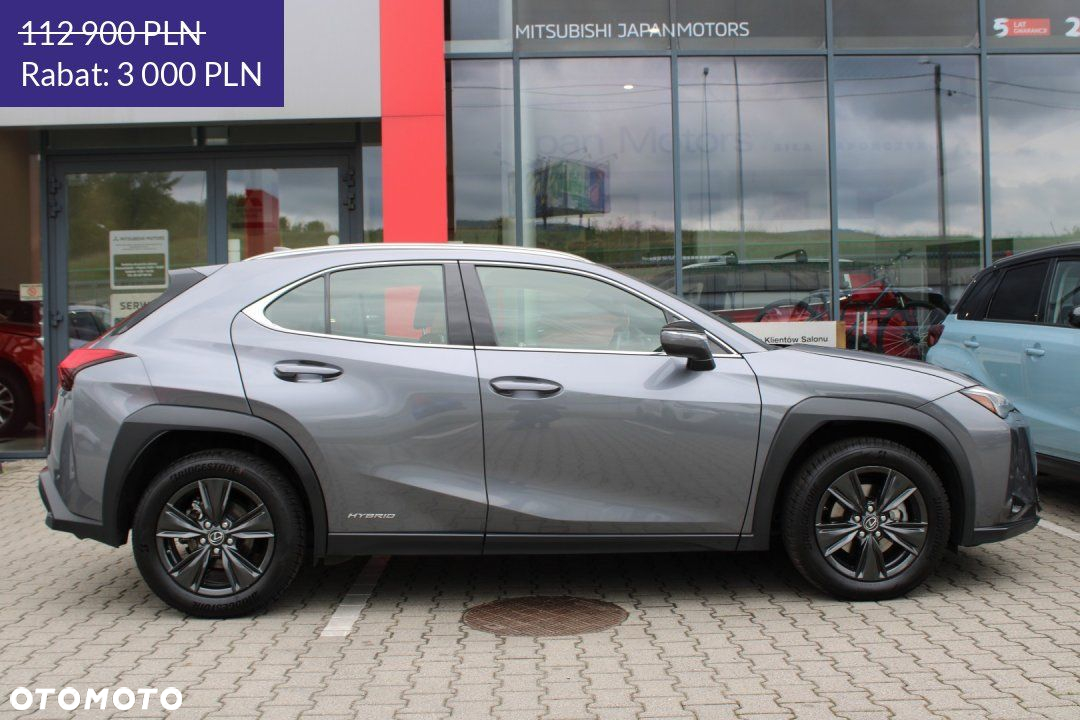 Lexus UX - 4