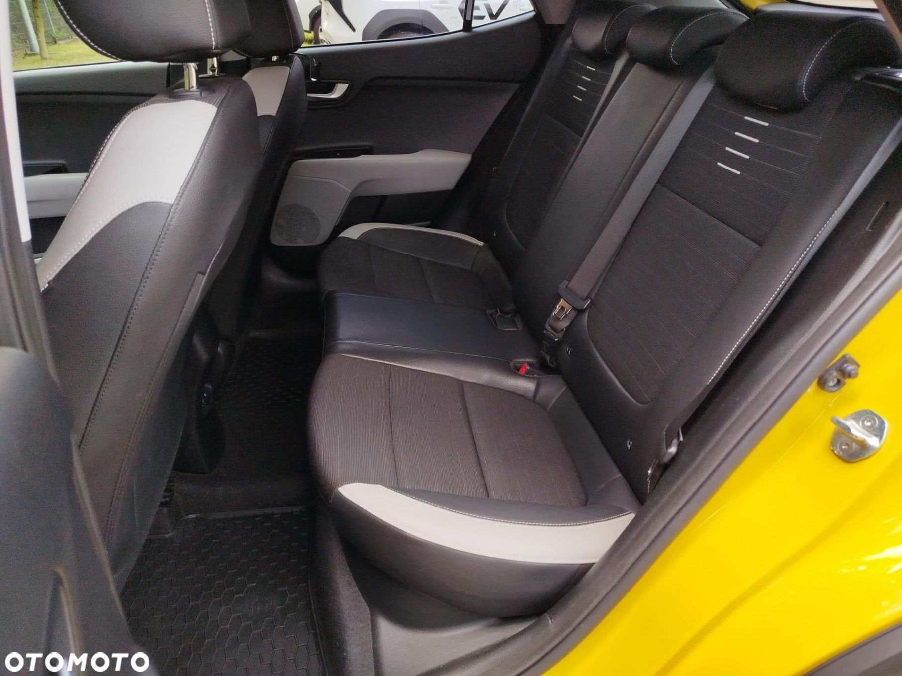 Kia Stonic 1.4 L - 16