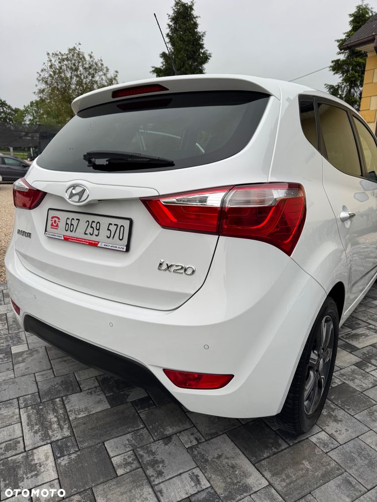 Hyundai ix20 1.4 Premium blue - 23